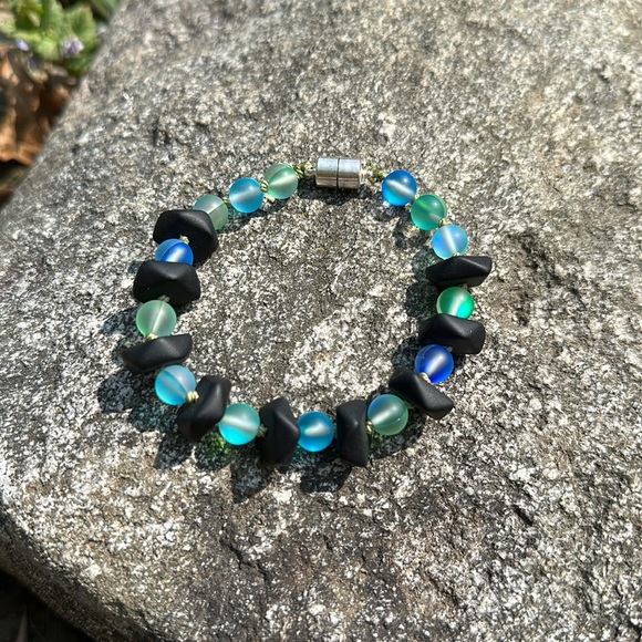 Blue and green bubbles magnetic bracelet - Picture 1 of 5